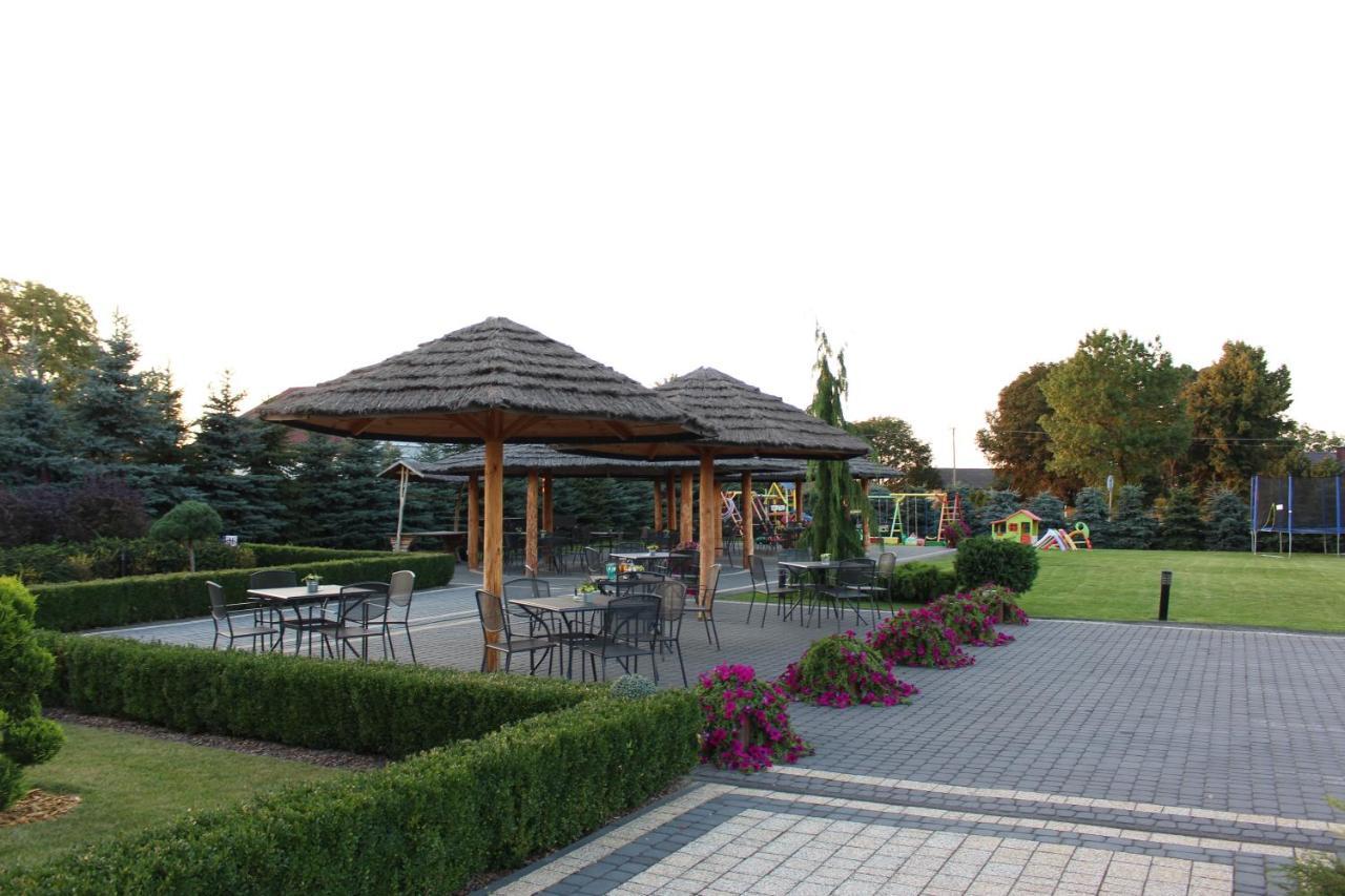 Restauracja Applause Hotel Ludwin Exterior foto